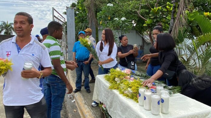 Betty Gerónimo recorre cementerios con motivo al Día de las Madres
