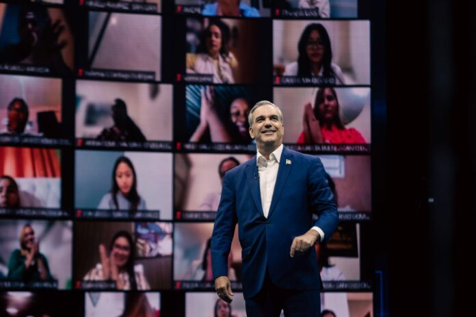 Abinader cierra campaña y pide voto para derrotar a los candidatos del pasado “que no resolvieron nada”