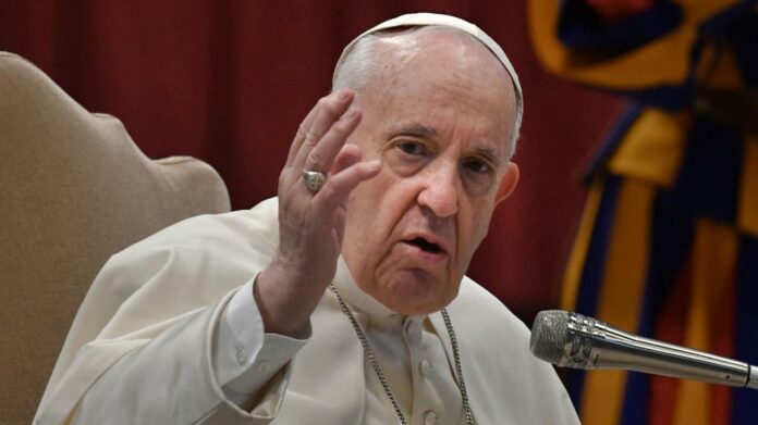 El Papa Francisco otra vez envuelto en polémica: «Los chismes son cosa de mujeres»