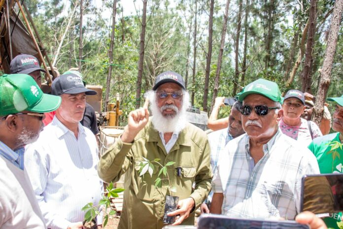 Juan Hubieres llama al Gobierno no entregar Loma Managua a empresas mineras