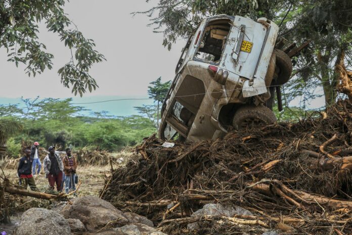 Se eleva a 188 los muertos por graves inundaciones en Kenia; 37 de ellos niños