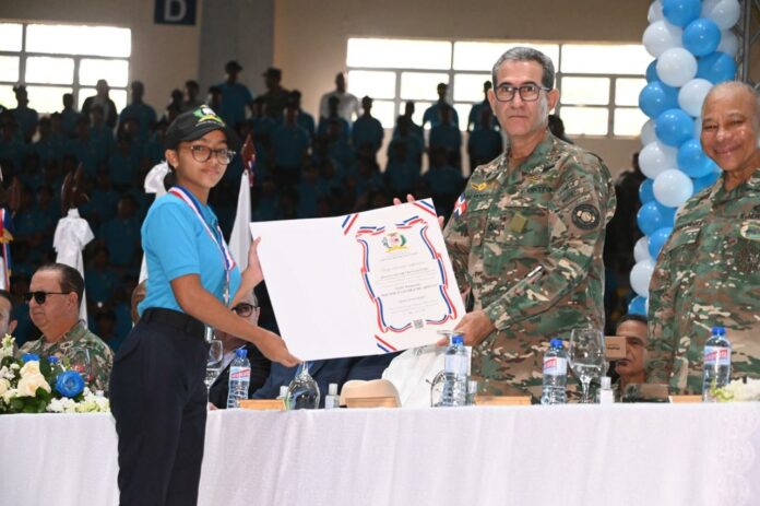 Servicio Militar Voluntario gradúa 5,294 jóvenes