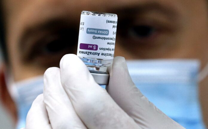 Vacuna contra la covid de AstraZeneca dejará de comercializarse mañana en la Unión Europea