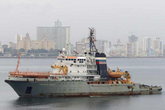 Estados Unidos vigila, pero no ve como una amenaza la flotilla rusa que llegó a Cuba
