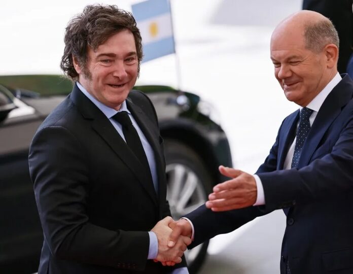 Milei se encuentra con canciller Scholz en primera reunión de trabajo con un líder socialista