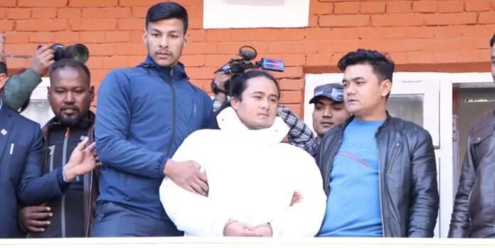 Un tribunal de Nepal condena a líder espiritual «Niño Buda» por abuso sexual infantil