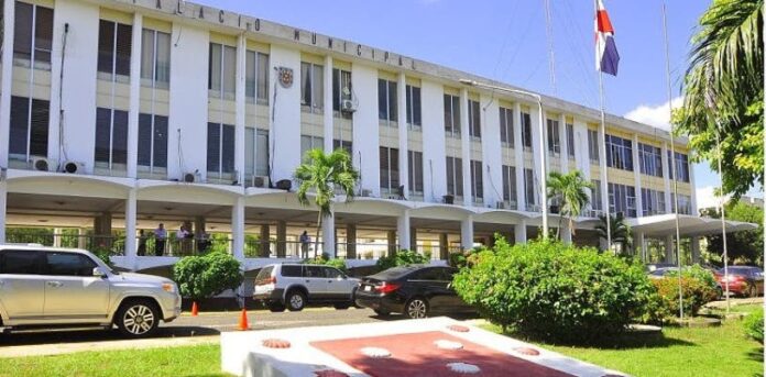 Alcaldía Santiago se quedó sin dinero de recoger basura