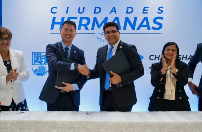 Autoridades de ciudad Changsha, en China y Alcaldía de SDE firman acuerdo de hermandad