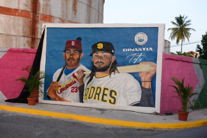 Ayuntamiento de SPM desvela mural «Dinastía Tatis»