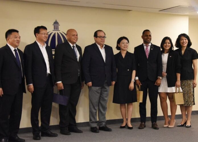 Chinos buscan establecer cooperación en deportes con RD