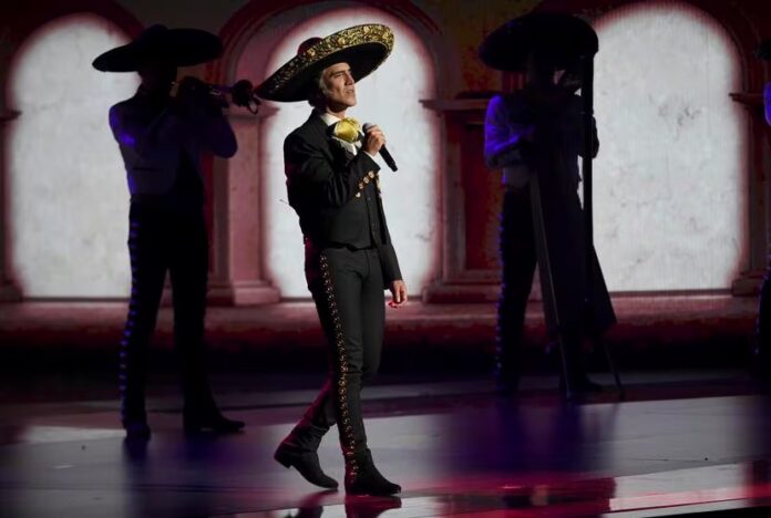 Con nuevo álbum de música regional mexicana reaparece Alejandro Fernández