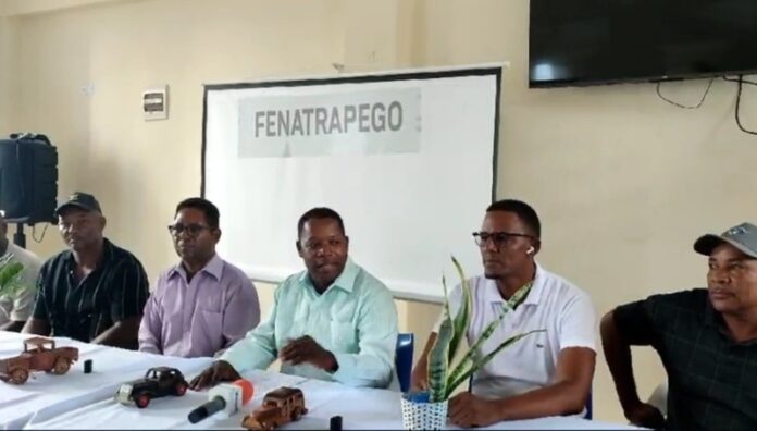 Fenatrapego dice no aumentará pasaje; busca alternativa con el Intrant