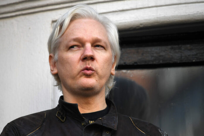 Julian Assange llega a Australia tras formalizar su libertad con la justicia de EE.UU.