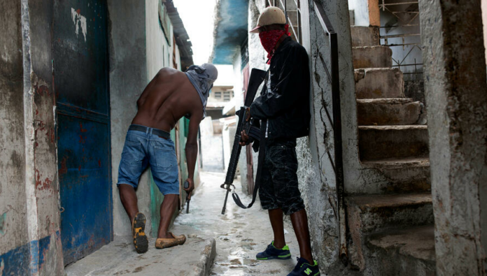Miembros de bandas haitianas se movilizan a la parte oeste de Haití ante llegada de tropas kenianas