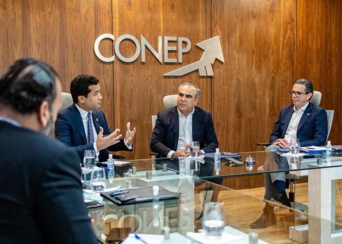 Omar Fernández y CONEP pasan balance a propuestas estratégicas de reformas