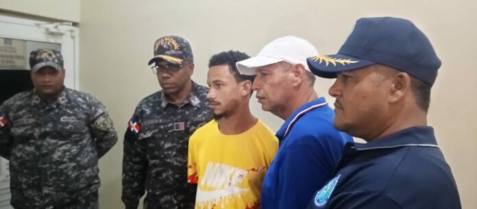 Se entrega acusado de matar a su esposa en Moca