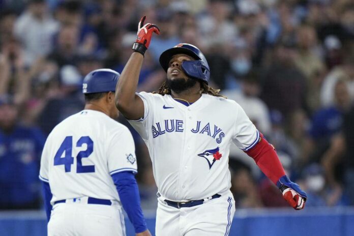 Vladi Jr. pega su 6to jonrón en revés; Marte dispara tres sencillos