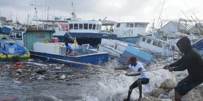 Huracán Beryl se abre paso a aguas abiertas tras devastar el sureste del Caribe donde dejó cuatro muertos
