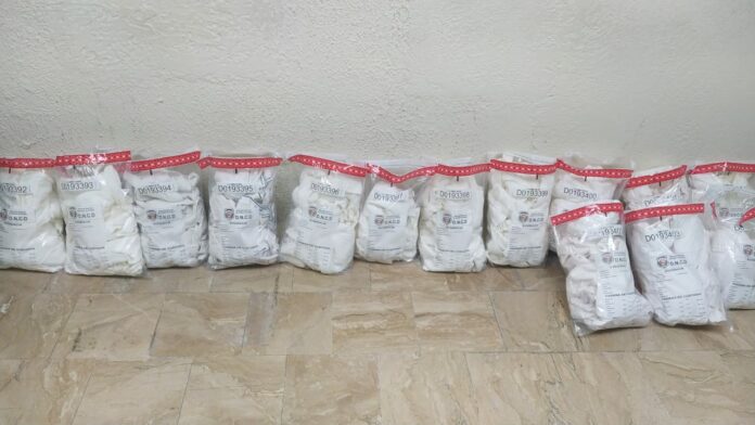 DNCD incauta 149 prendas de vestir impregnadas de cocaína en aeropuerto de Punta Cana