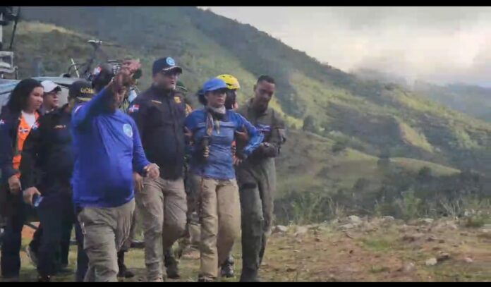 Guardaparques de Medio Ambiente guiaron rescate de senderista extraviada