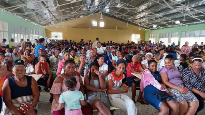 Realizan jornada social en Azua que impacta cientos de personas
