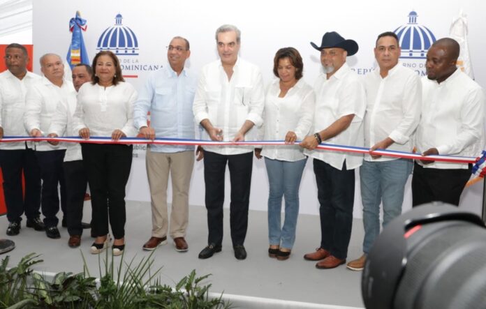 Abinader entrega obras GSD por RD$$781 millones