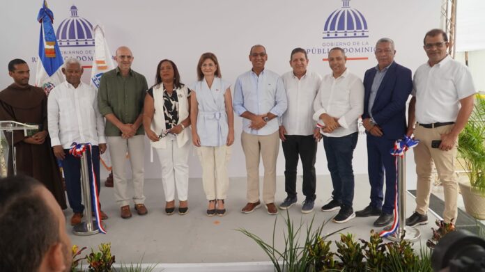 Raquel Peña inaugura calles del Barrio Palmarito en Bonao