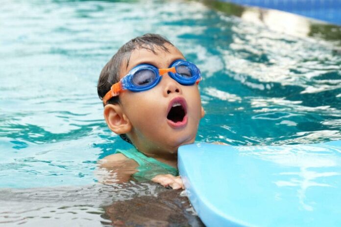 «El 70% de los niños no sabe nadar»: crisis deportiva en el departamento sede de los Olímpicos