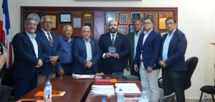 Anadegas reconoce viceministro