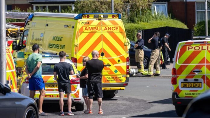 Ataque con arma blanca en taller infantil deja al menos 2 niños muertos en Reino Unido