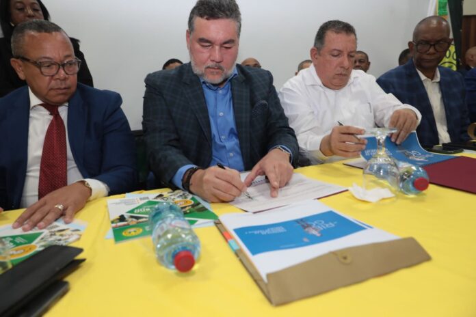 COOPNAMA firma acuerdo con empresa colombiana