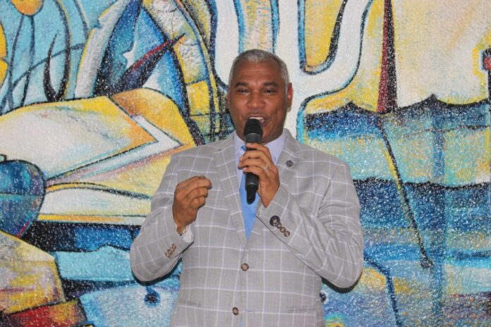 “Como amenaza despiadada a la democracia”, define decano Roa Ogando Código Penal