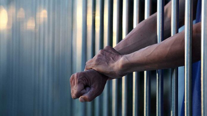 Condenan a 20 años de prisión hombre se grabó teniendo relaciones sexuales con niña de 11 años