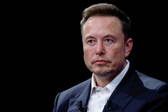 Elon Musk desata la polémica al compartir un video manipulado de Kamala Harris en X