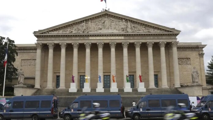 Francia en la incógnita tras la victoria de la izquierda en las legislativas