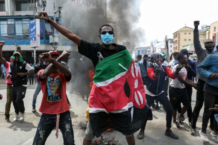 Los jóvenes vuelven a las calles de Kenia y el Gobierno aplaude la “moderación” policial