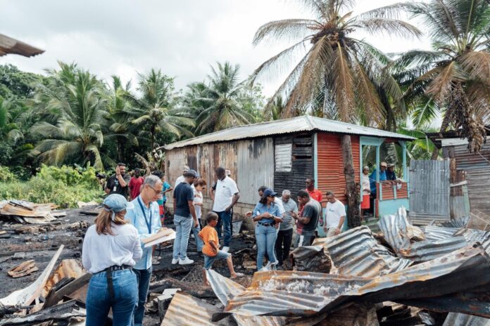 MIVED reconstruirá viviendas afectadas por incendio en La Puya de Arroyo Hondo
