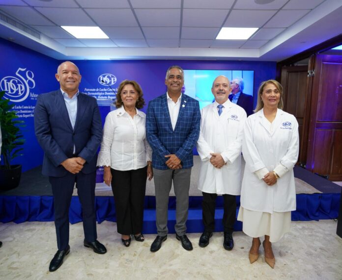 Ministro de la Presidencia visita Instituto Cirugía Piel
