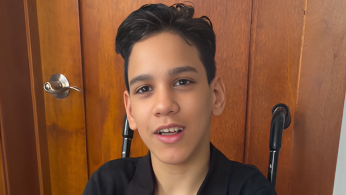 Niño con parálisis cerebral pide al presidente Abinader poder estudiar