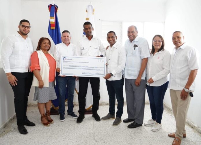 Proindustria entrega RD$20.7 millones para construcción de dos naves industriales