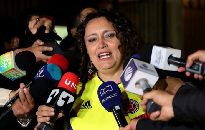 Senadora colombiana que iba reunirse con María Corina Machado fue deportada de Venezuela