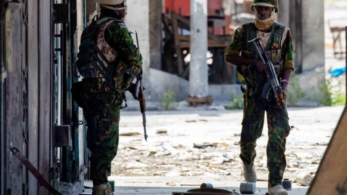 Un policía keniano fue baleado en el centro de Puerto Príncipe