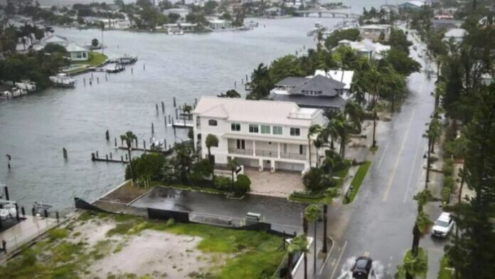 Huracán Debby deja un muerto, apagones y retrasos de vuelos en EE.UU.