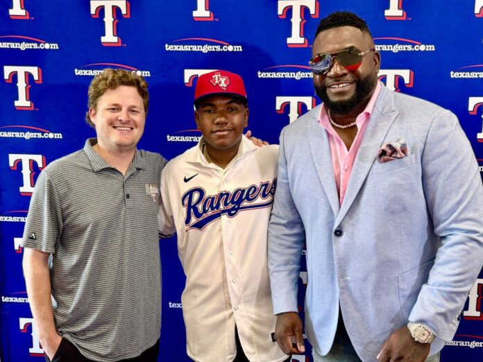 Hijo de David Ortiz firma con los Rangers de Texas