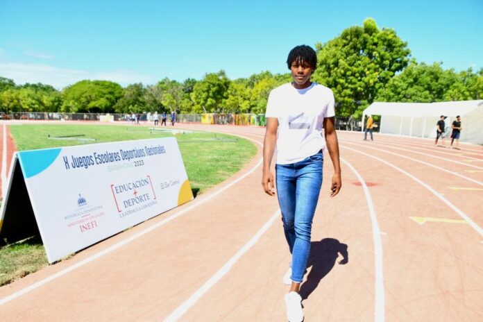 Instalarán pantalla gigante en proyecto Domingo Savio para ver carrera de Marileidy Paulino