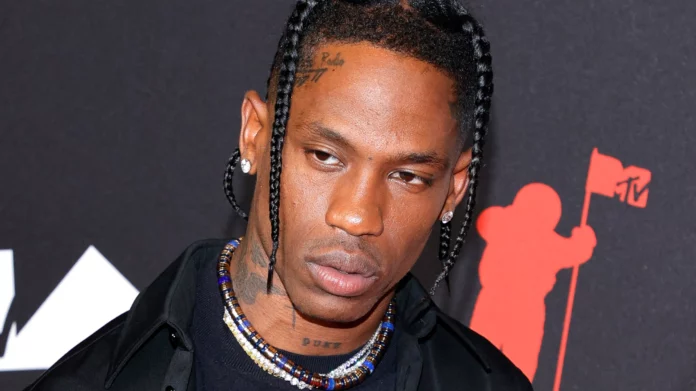 Travis Scott es liberado de custodia policial después de ser arrestado por un altercado en un hotel de París