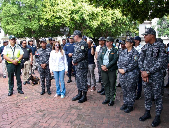 Alcaldesa Carolina Mejía encabeza operativo de seguridad ciudadana en Zona Colonial