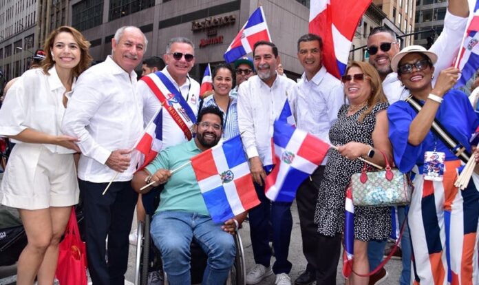 Miles de criollos asistieron al Desfile Nacional Dominicano en Manhattan