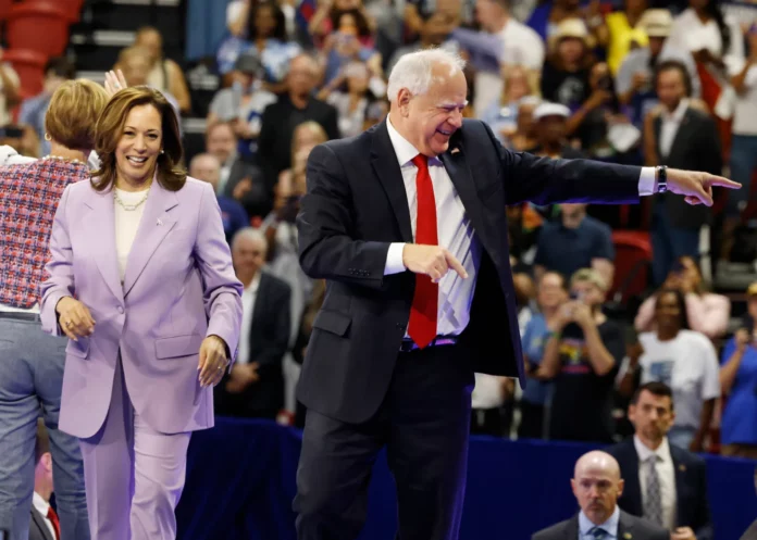 Tim Walz candidato demócrata vicepresidencial  de EE.UU acepta debatir con JD Vance