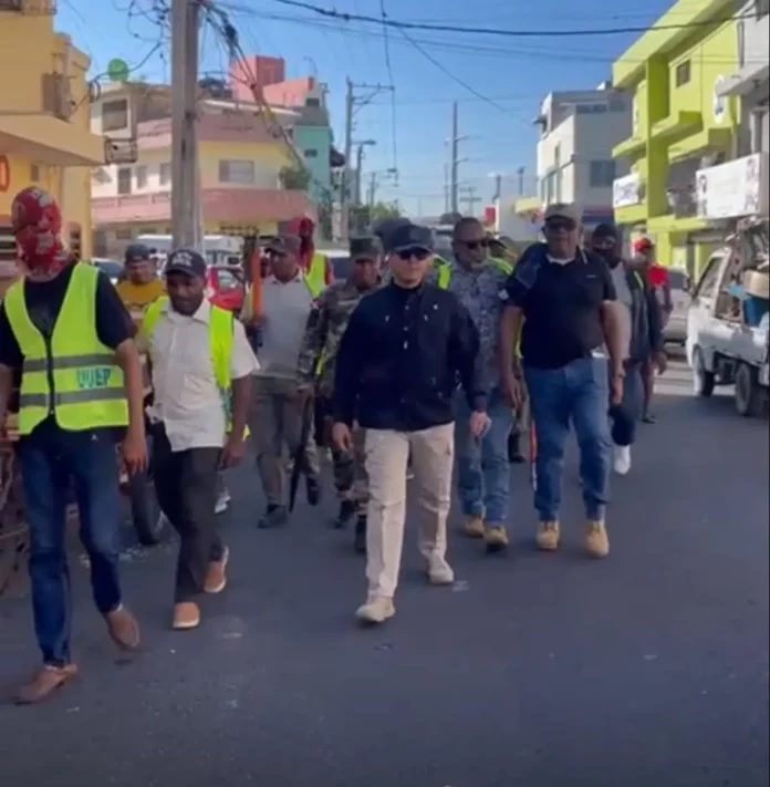 Alcaldía del DN cierra metaleras en Villa Consuelo